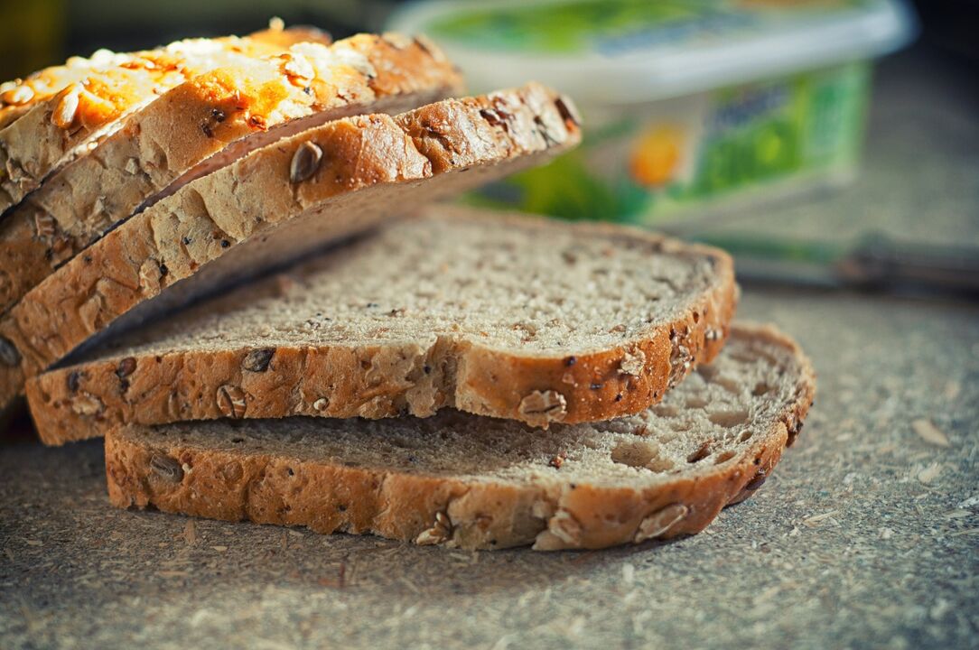 Le régime pour le groupe sanguin 4 vous permet d'inclure du pain de blé entier dans votre alimentation. 
