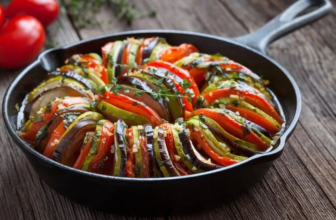 Vêtements de tomates et de courgettes